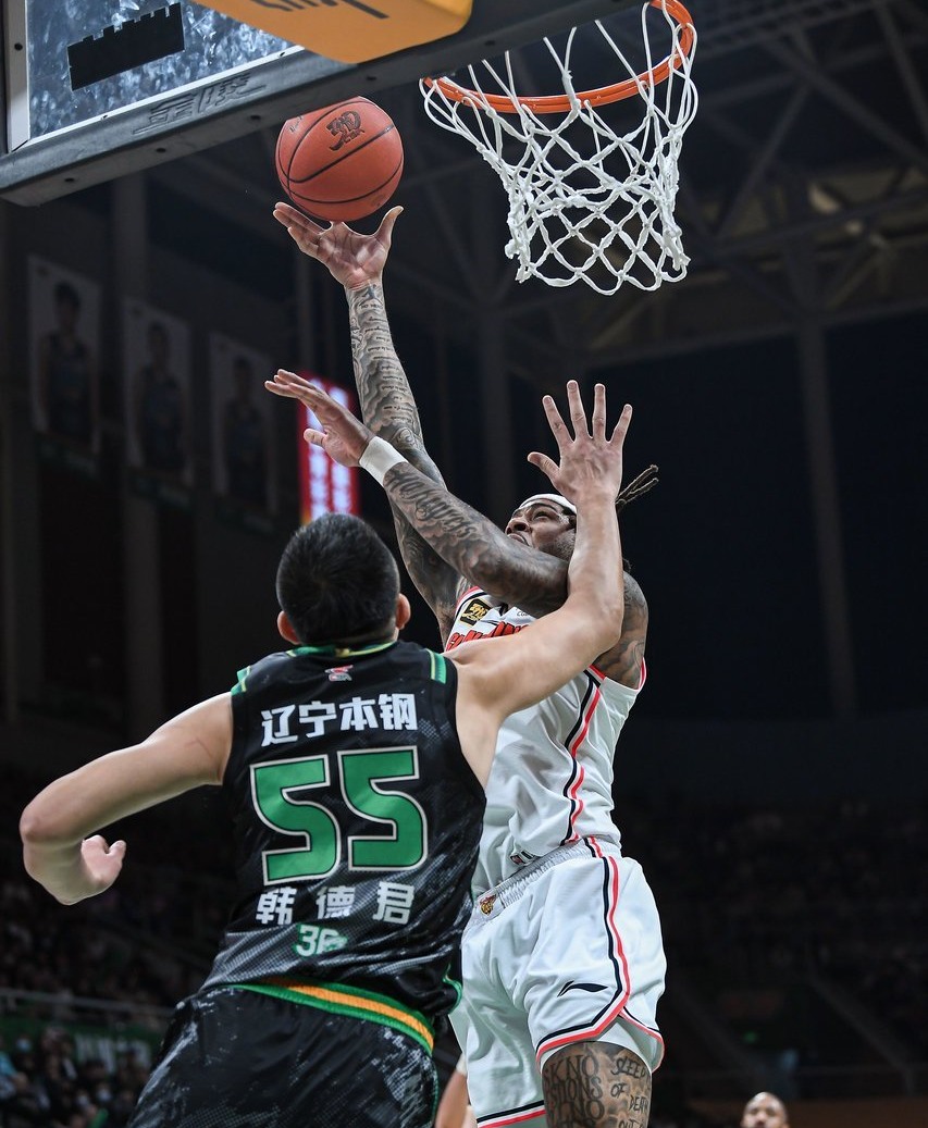 关于清晨底特律活塞备战CBA季后赛，回应争议细节曝光，震撼外界，轮换策略成焦点的信息